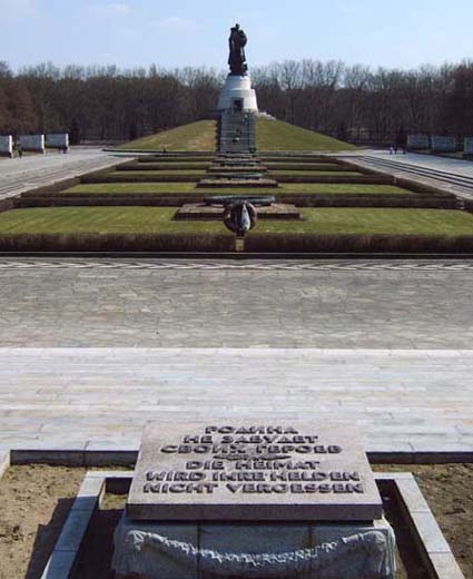 sowjetisches Ehrenmal im Treptower Park Berlin 